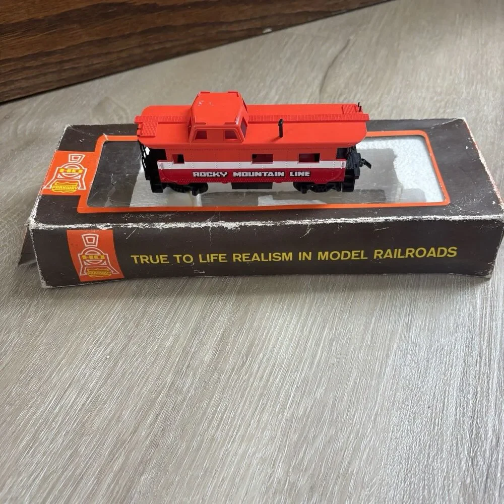 VTG Parkway HO Scale Rocky Mountain Line Red Caboose ModelTrain Yugoslavia W/box